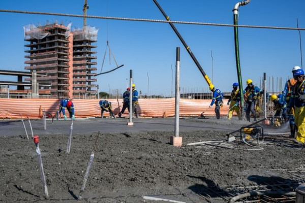 Concretagem marca avanço do novo campus da Unila em Foz do Iguaçu