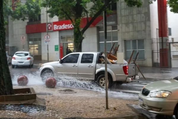 Setembro vai embora com previsão de chuva em Foz do Iguaçu — confira o boletim