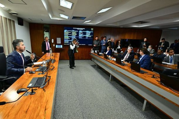 Senado quer debater preço da energia de Itaipu e efeito na conta de luz