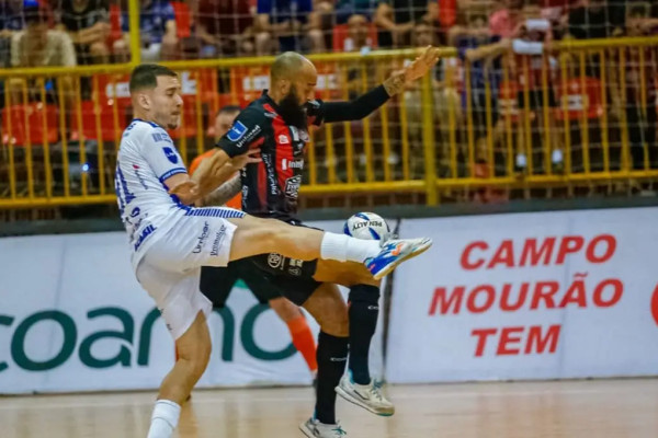 Com gol no fim, Foz Cataratas perde jogo de ida na Série Ouro