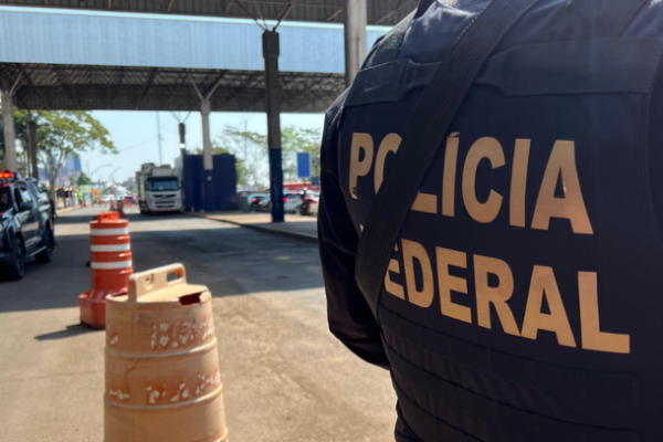 Homem acusado de matar policial é preso no Paraguai e entregue à PF