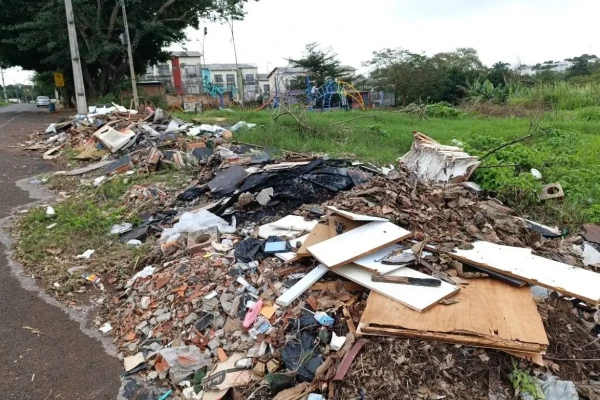 Resíduos de árvores e da construção civil são os que têm mais descarte irregular em Foz