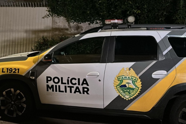 Vizinhos armados trocam tiros após briga e morrem em frente à mercearia