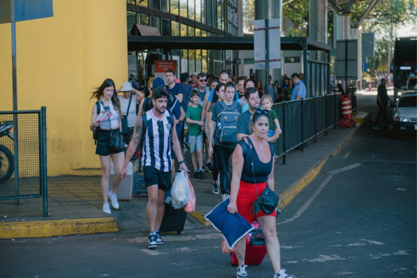 Paraguai alerta viajantes sobre documentação obrigatória na fronteira