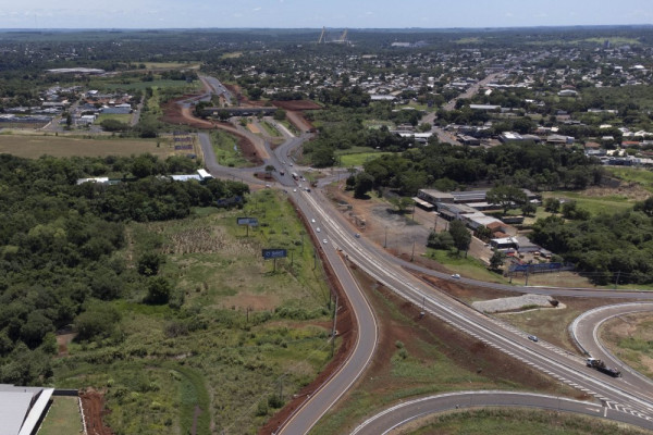 Em menos de um dia, Perimetral Leste recebe mil veículos e alivia trânsito urbano