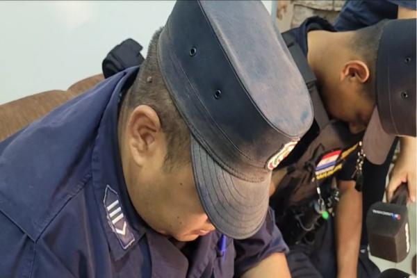 Policiais são presos por extorsão contra brasileiros em Ciudad del Este