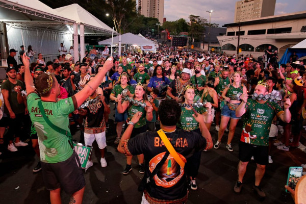 Falamansa e ImaginaSamba são destaques do Foz Folia 2026