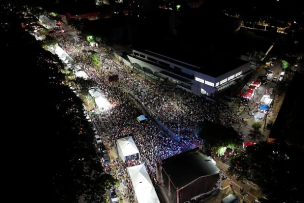 FozFolia 2026 reúne 54,2 mil pessoas e supera público esperado na Avenida JK