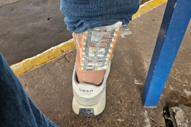 Homem é flagrado com 20 ampolas de tirzepatida ocultas no corpo na Ponte da Amizade