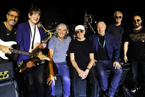 Banda britânica Dire Straits Legacy fará show em Foz do Iguaçu no dia 24 de maio