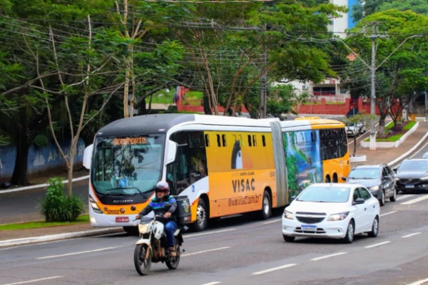 Funcionários do transporte coletivo denunciam corte salarial após fim de acordo coletivo