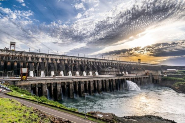 Foz do Iguaçu fatura R$ 11,3 milhões em abril com Itaipu; total no ano já é R$ 46 mi